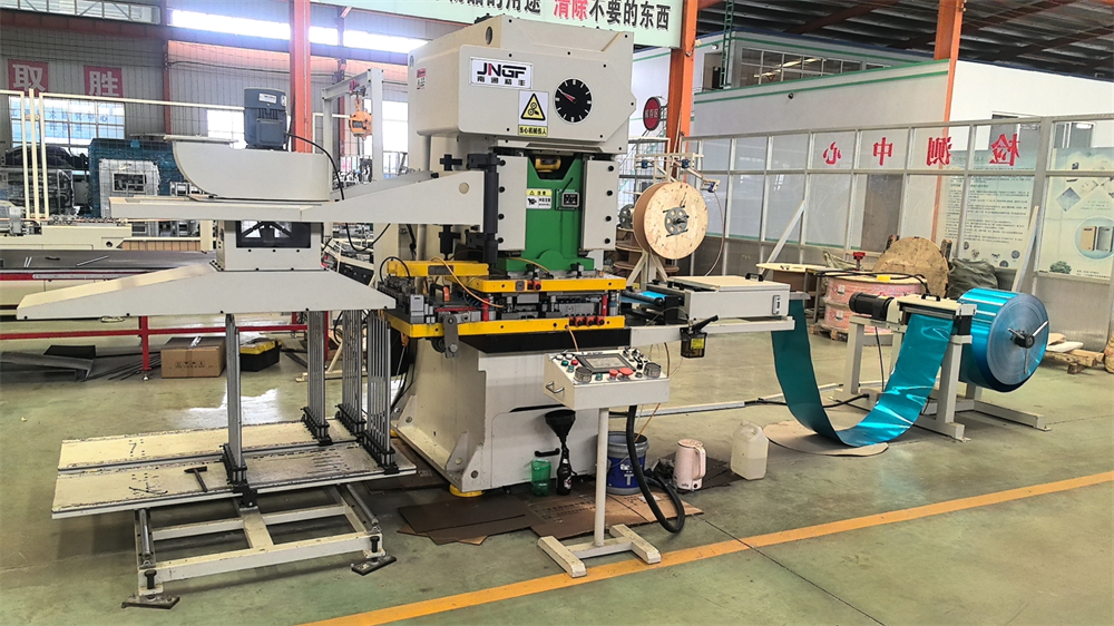 翅片沖片機(jī)